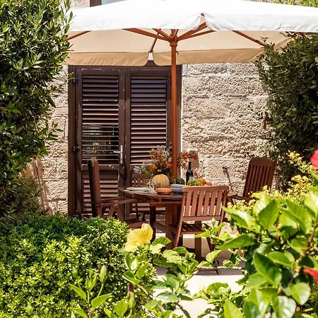 Aparthotel Il Borgo Del Principino 2*